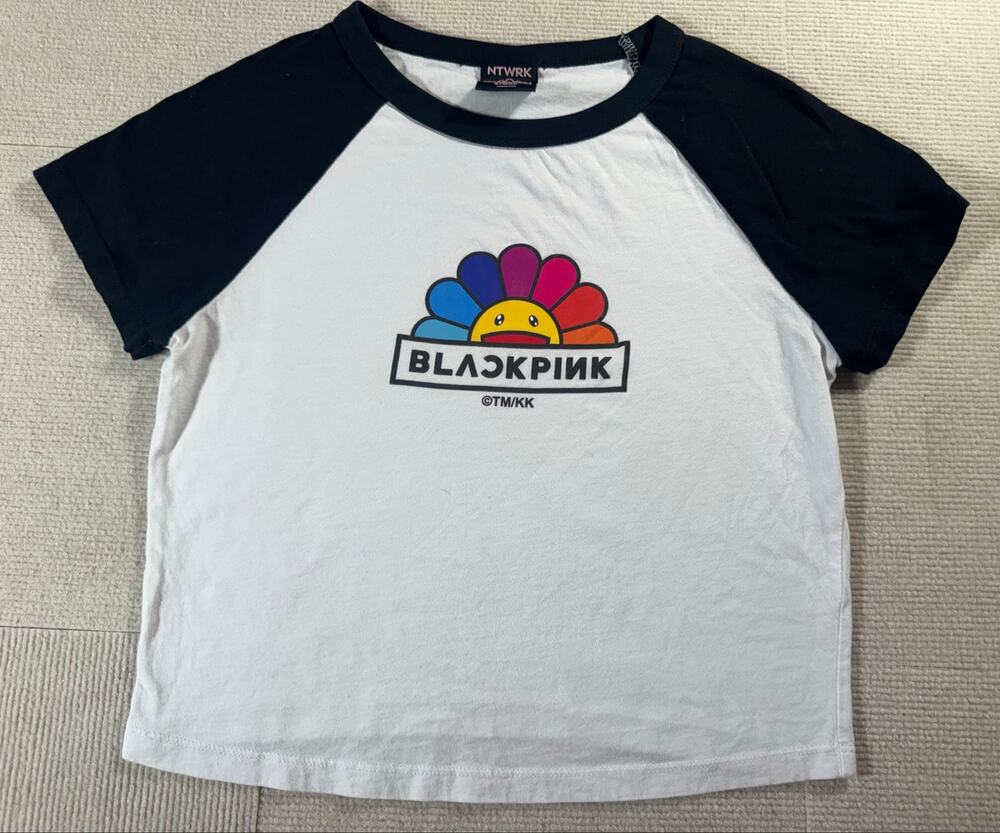 BLACKPINK X TAKASHI MURAKAMI Women's Medium Rainbow Flower Cropped Raglan Tee
